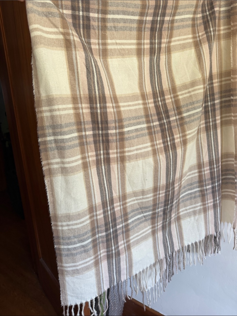 Nine West NWT scarf/shawl - Picture 4 of 7